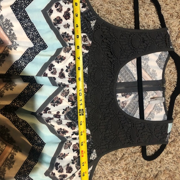 Vanity XL chevron tank top - Picture 6 of 7